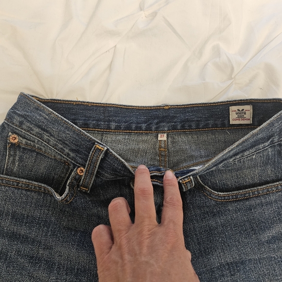 501 Levi's Rolled Cuff Shorts - Picture 3 of 5